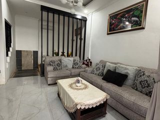 JUAL CEPAT RUMAH 2 LANTAI SIAP HUNI