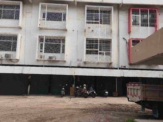 JUAL cepat murah, harga di bawah NJOP. Ruko di Pangeran Jayakarta