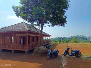 DIJUAL MURAH VILLA KAYU SIAP HUNI  1 Menit Gerbang Tol Darangdan  Tanah 1095 m² SHM