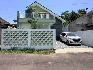 RUMAH BARU FRESH SCANDINAVIAN MODERN VIEW MENOREH DAN SAWAH HIJAU DI MOYUDAN SLEMAN