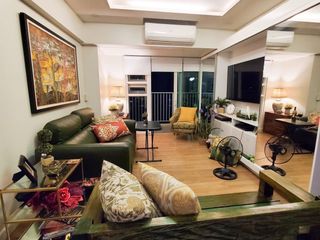 1 Bedroom w/ Balcony and 1 Parking in Kroma Tower Legazpi VIllage Makati City