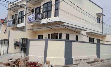 dijual rumah baru direnovasi bagus 3 lantai
