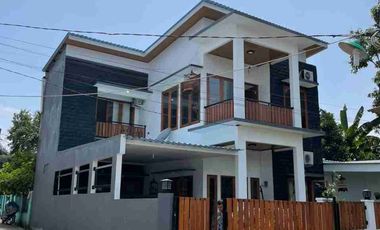 Di jual rumah minimalis mewah kokoh permanen ukuran yg sangat luas Lokasi pondok kacang timur Tangerang selatan Ciledug