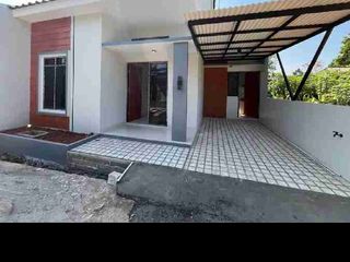 Ready stock dekat stasiun..
