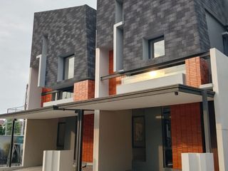 Rumah 3 Lantai di Matoa Jagakarsa Jakarta Selatan Cicilan 8 JUTAAN