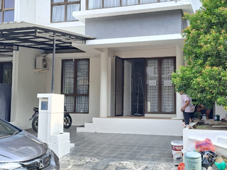 Dijual Rumah Bagus 2 Lantai Dalam Cluster Bebas Banjir Lokasi Strategis Dekat Fresh Market Bintaro di Discovery Bintaro Tangsel Js-17992