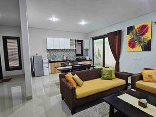 Villa Cantik Terawat Dijual dengan Harga Menarik!
