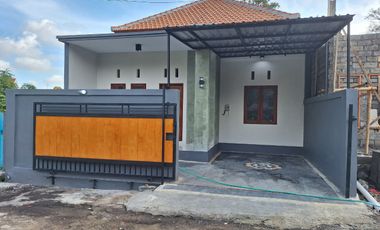 RUMAH BARU MINIMALSI DEKAT PUSPEM BADUNG SEMPIDI BALI