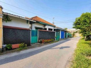rumah kost lama dekat kampus UMS luasan 147meter dikarangasem