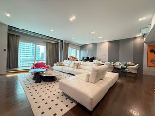 Edades Suites, Rockwell: 2BR Unit for Sale!