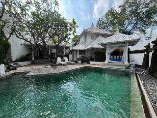 Dijual Villa Strategis Di Kerobokan Kelod Dekat - Seminyak