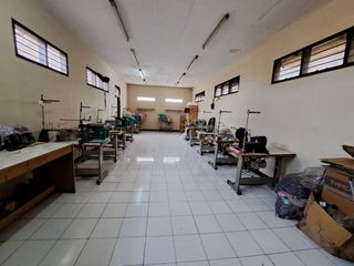 Hunian di Taman Kopo Indah 1, Siap Pakai untuk Usaha atau Tempat Tinggal