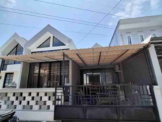 Rumah Style Mezanin villa lokasi Jl Besakih pemogan Denpasar selatan dekat dengan Bandara. area Investasi.i