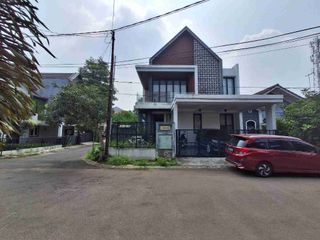 rumah bagus hoek modern di Nerada Estate Ciputat ke tol 8menit harga 2,5 miliar