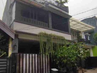 JUAL CEPAT RUMAH RAWALUMBU BEKASI 2 LANTAI HARGA TERMURAH LOKASI NYAMAN STRATEGIS TERIMA BERES