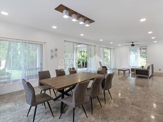 5 Bedroom House with Swimming Pool for Rent in North Town Cebu City