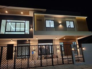 2 Storey Modern Minimalist House in Greenwoods Executive Village