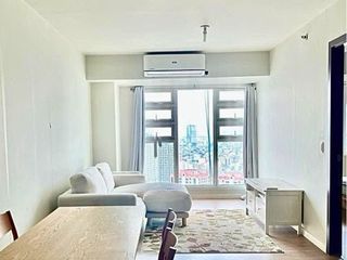 GOOD DEAL! High Floor 1BR in Kroma Tower Makati