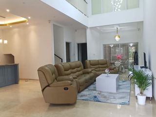 Dijual Cepat Rumah Riviera Metalnd Puri Fully Furnish