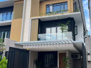 For Sale: Premium 4 Bedroom Duplex in AFPOVAI Phase 2 near BGC Taguig