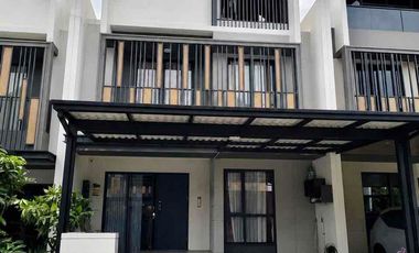 DIJUAL RUMAH 3 LANTAI ATTIC CLUSTER STROZZI SUMMARECON di GADING SERPONG