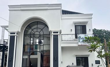 DIJUAL RUMAH MEWAH AMERICAN CLASSIC SENTUL CITY COCOK UNTUK INVESTASI AKSES MENUJU JALAN TOLL