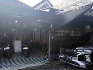 RUMAH SECOND LANTAI I DI BUDUK DEKAT CANGGU