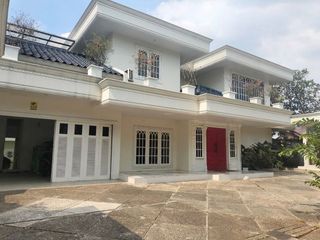 Rumah 2Lt Dengan Private Pool di Taman Wijaya Kusuma Cilandak Barat