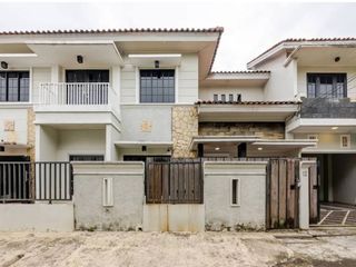 Rumah Di Bukit Cirendeu Tangerang Selatan. Bagus dan Siap Huni. 2 Lantai, SHM, LT 200, LB 300.