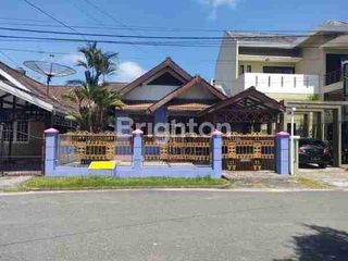 RUMAH STRATEGIS DI FLAMBOYAN RAYA