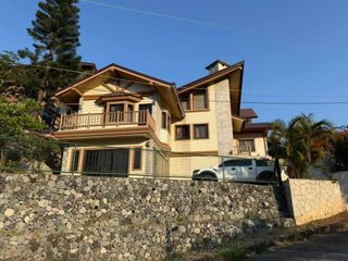Rush Sale!! Preowned 2 Storey House with Attic Located in Taloy Sur Tuba Benguet-JV2