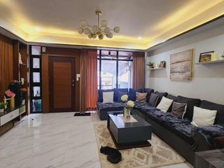 For Sale! Furnished Preowned Duplex House w/ Overlooking Maountain View Located in Bakakeng Baguio City-JV2