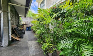 Pre Owned House and Lot New Manila