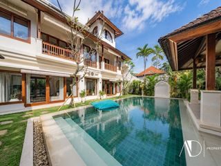 FREEHOLD | TROPICAL DESIGN VILLA NEAR BERAWA BEACH