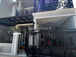 Rumah Cantik Dua Lantai dekat Grand City