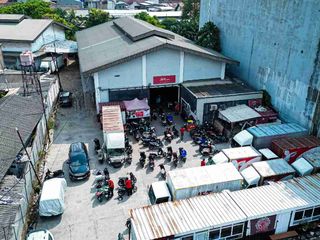 Dijual Tanah dan 2 Gudang Pinggir jalan raya