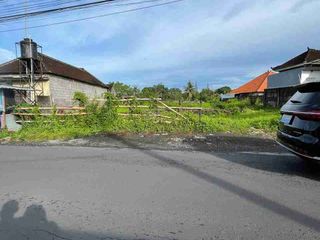 TANAH PREMIUM JALAN UTAMA MUNGGU KAPAL BADUNG 
KAWASAN RAME JALUR ALTERNATIF DEKAT PERUMAHAN SRIKANDI MENSION 
DEKAT TUMBAK BAYUH
10 MENIT KE PANTAI SESEH
