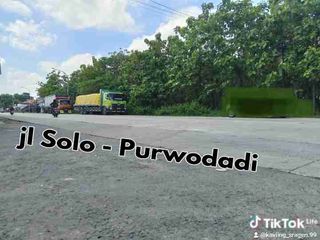 tanah strategis pinggir jl Solo Purwodadi di Sumberlawang