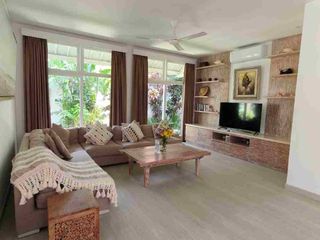 villa Cantik Batu belig lokasi premium akses pribadi SHM IMB fully Furnished bebas banjir