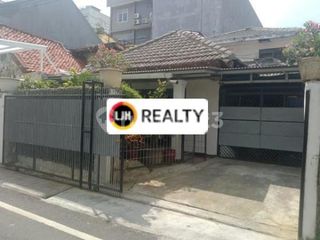 Rumah di Pusat Kota, Superduper Strategis, Deket ke Pusat Perdagangan