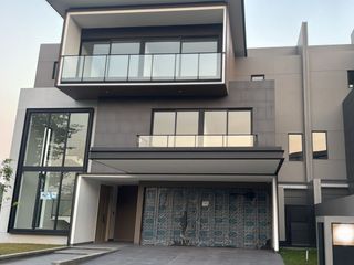 Dijual & Disewakan Rumah Mewah Premium di Cluster Layton – Navapark BSD City