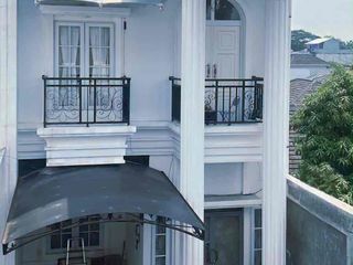 Rumah 2 Lantai Rooftop Include Furnish di Ciracas LRT Harjamukti