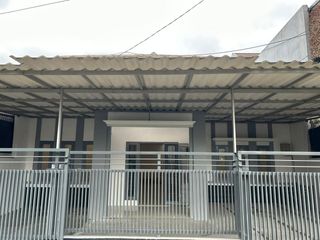 Rumah Lux Taman Holis Indah 2, Posisi Depan, Kota Bandung