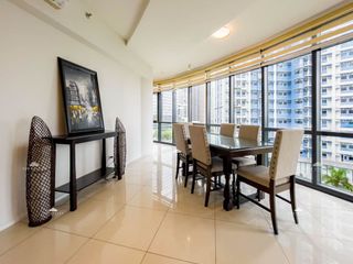 ARYA RESIDENCES TOWER 2 BGC 135 sqm