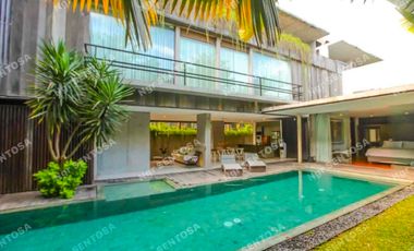 VILLA CANGGU BERAWA DEKAT ATLAS