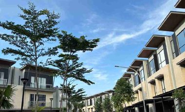 Rumah baru 3 lantai cluster Lavia Living Citra Garden 8 Kalideres Jakarta Barat