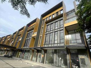 Ruko 4 Lantai Iconix Infinite dengan Lift Deretan Aeon Mall
