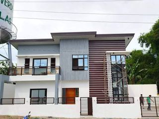 10M- FOR SALE 2 STOREY SINGLE DETACHED HOUSE & LOT w/ 4 BEDROOMS PLUS BALCONY, LOCATED IN   BRGY. MABINI LIPA CITY BATANGAS