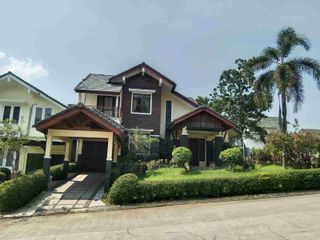 disewakan rumah di perumahan permata Sentul golf siap huni, pekarangan belakang luas lingkungan asri aman