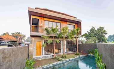 VILA MODERN KONTEMPORER full furnished +BIG POOL SHM PBG 2,6M